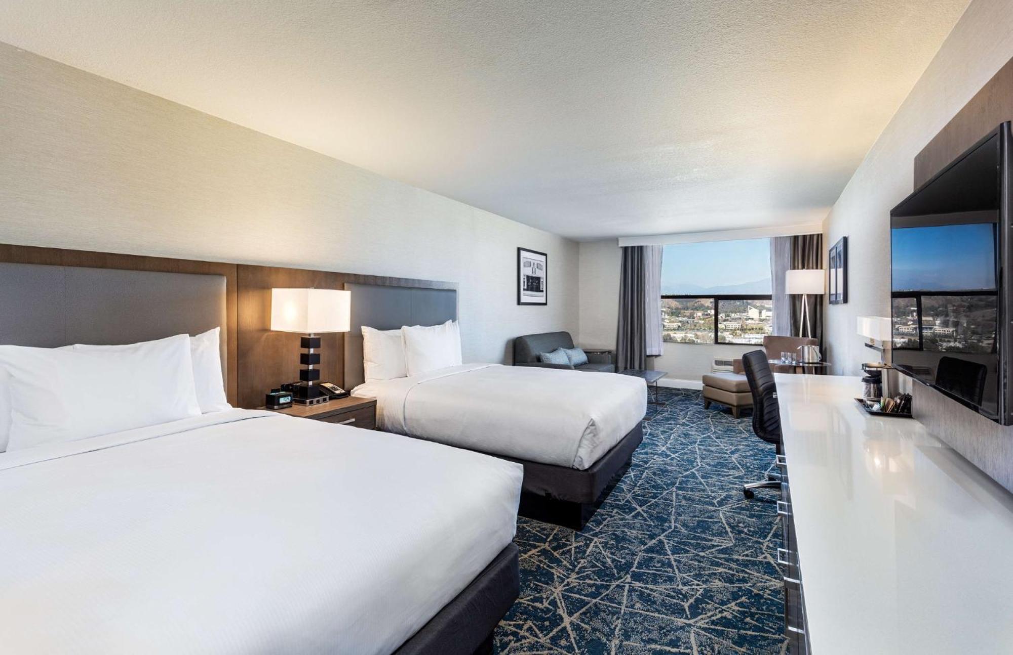 Doubletree By Hilton Pomona Hotel Exterior photo