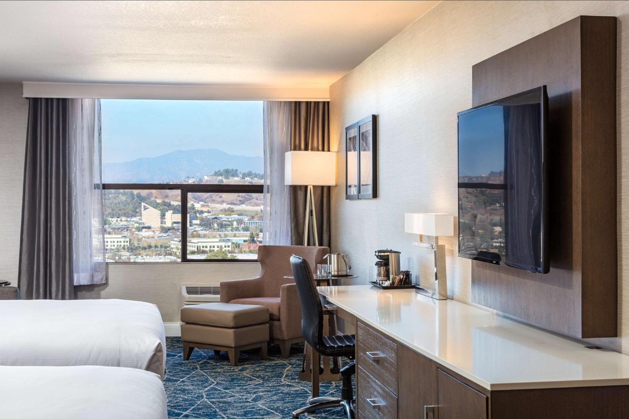 Doubletree By Hilton Pomona Hotel Exterior photo