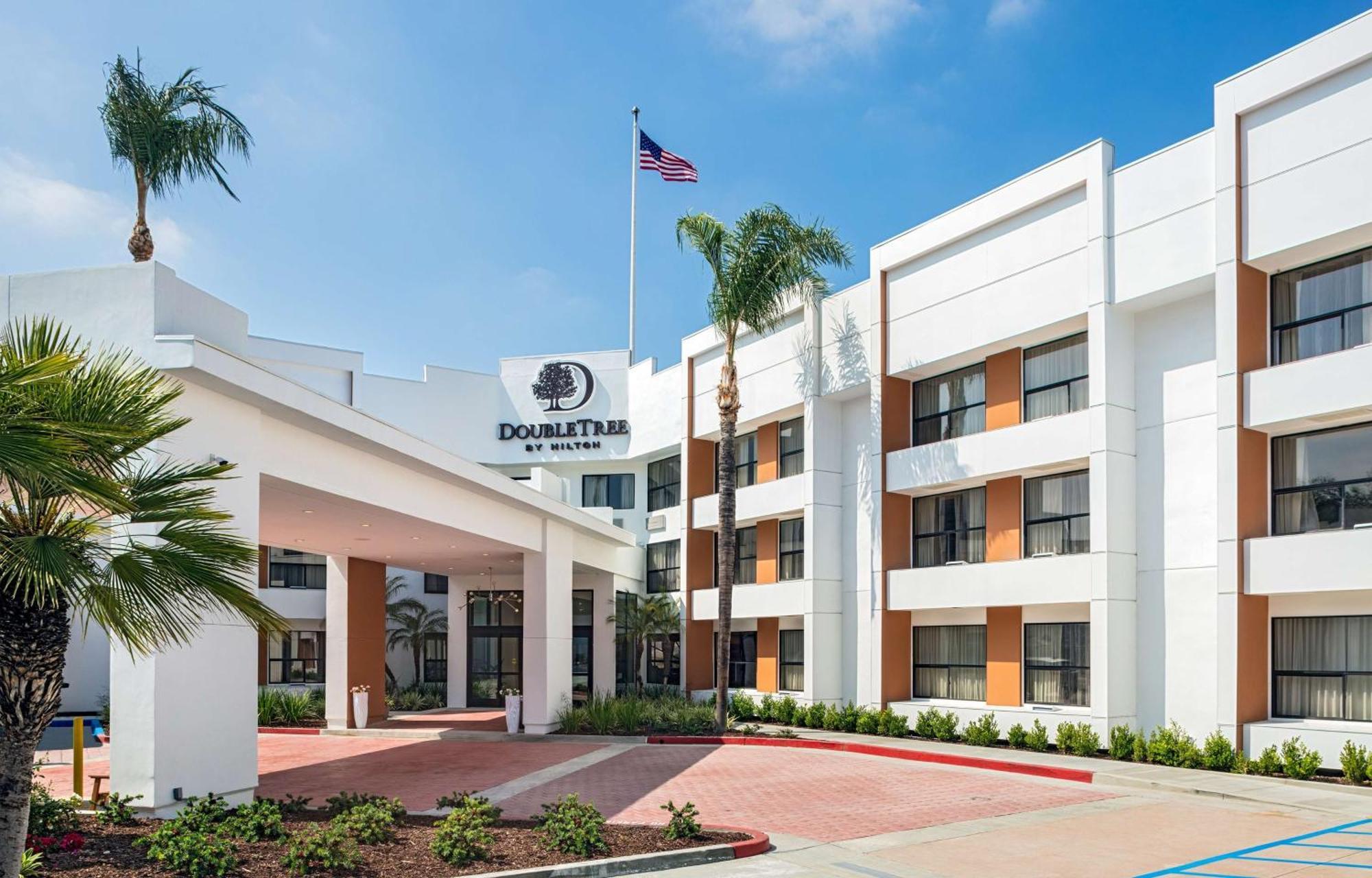 Doubletree By Hilton Pomona Hotel Exterior photo